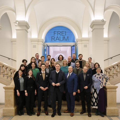 Certificates awarded to 17 new transformation managers in Hamburg